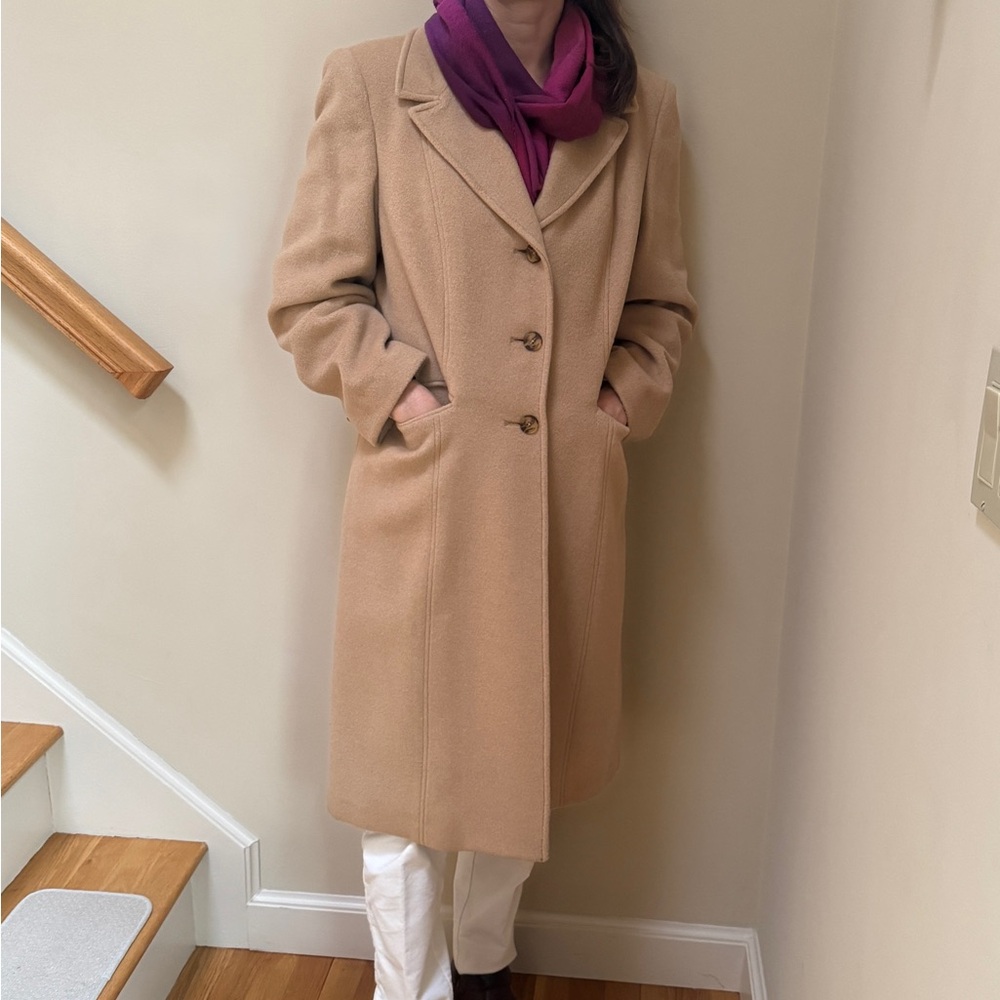Luxurious Camel Hair Long Coat - Picture 6 of 9